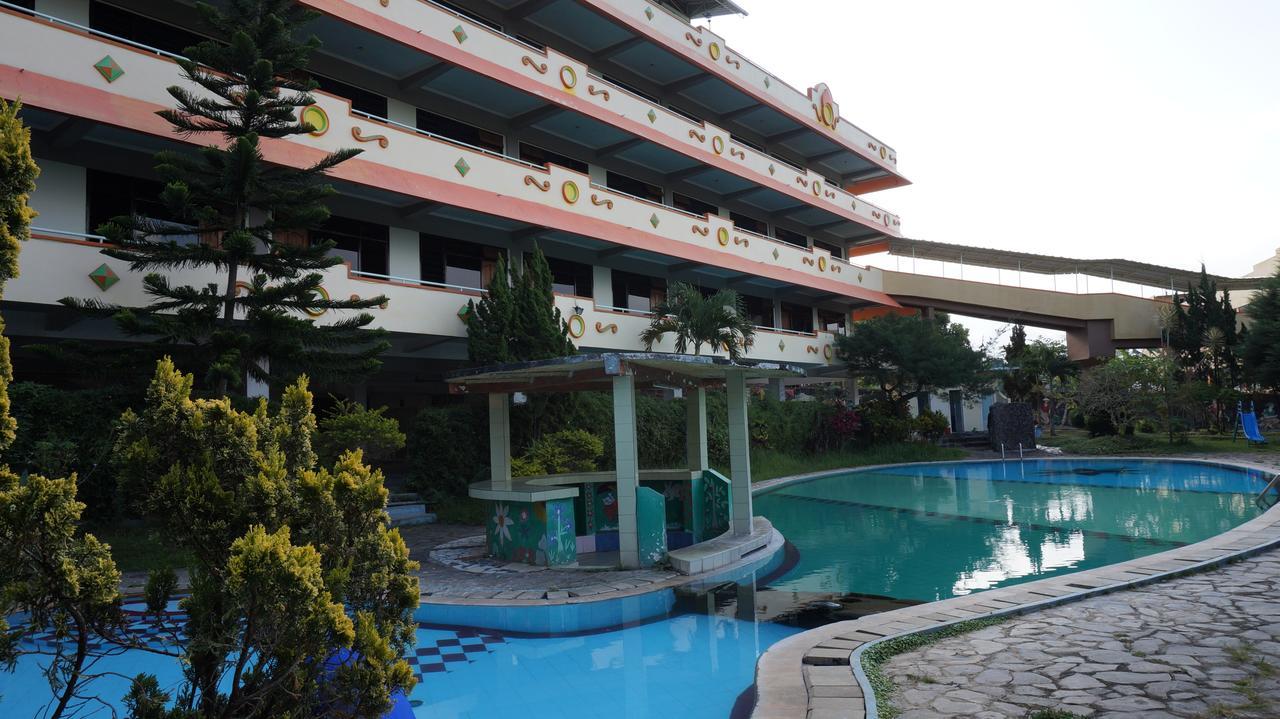 Hotel Surya Indah Batu Malang Exterior photo