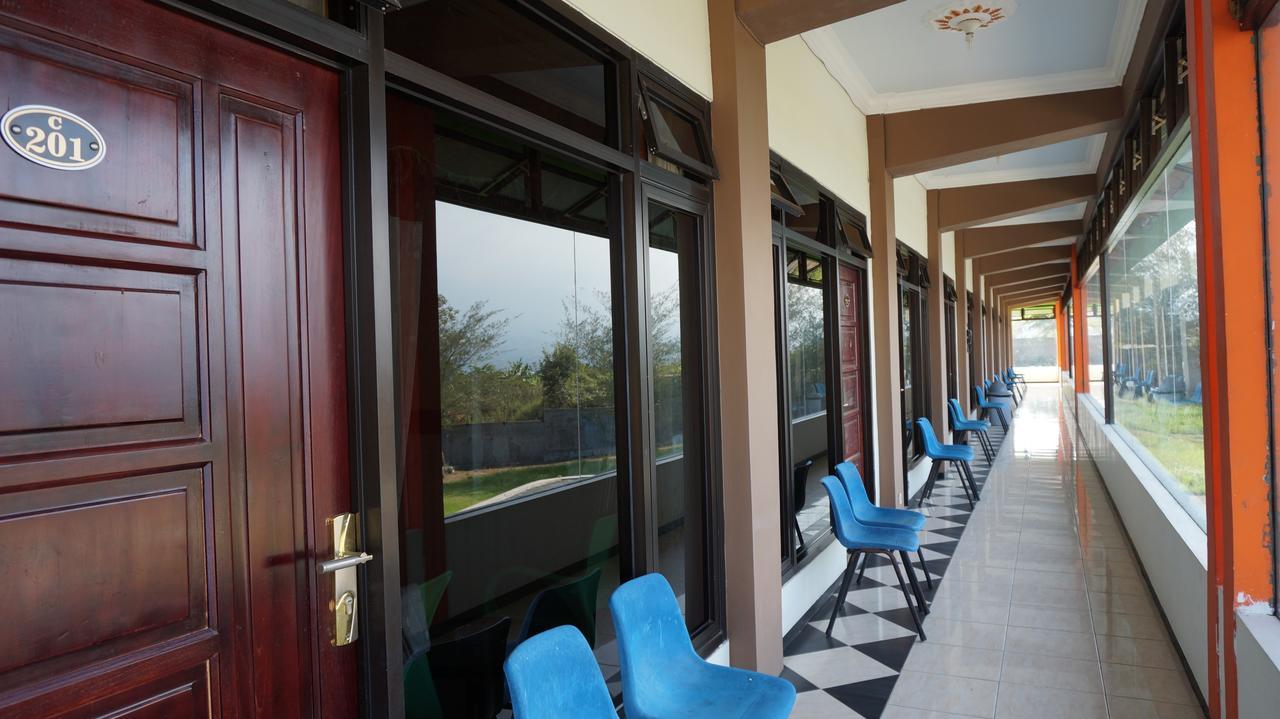 Hotel Surya Indah Batu Malang Exterior photo