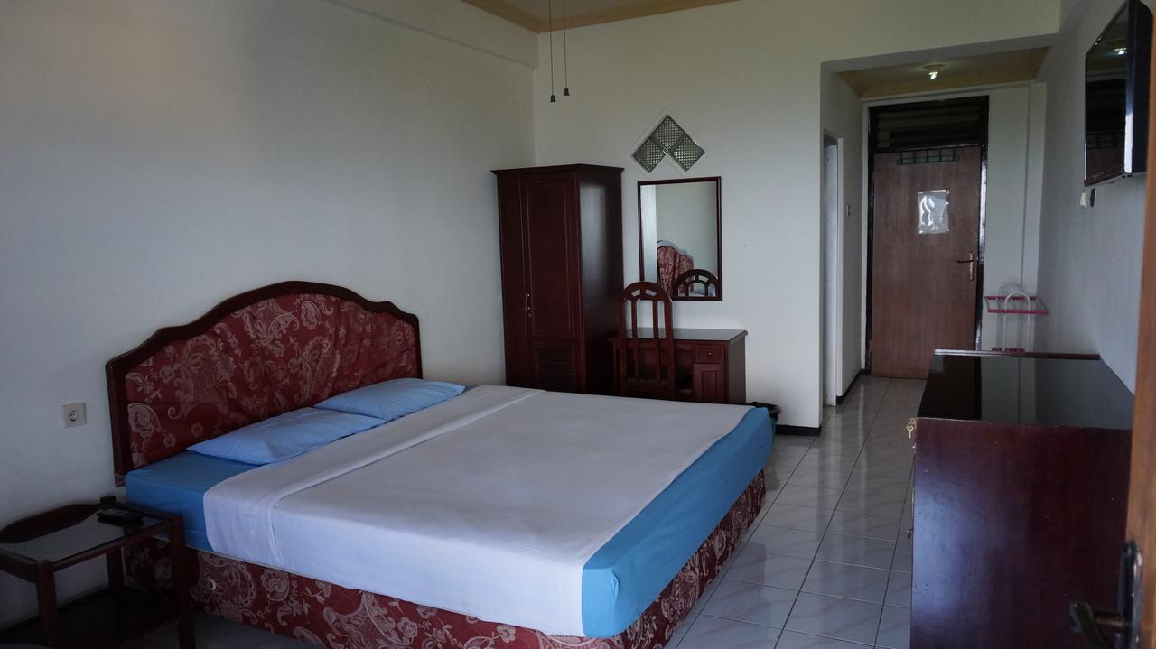 Hotel Surya Indah Batu Malang Exterior photo