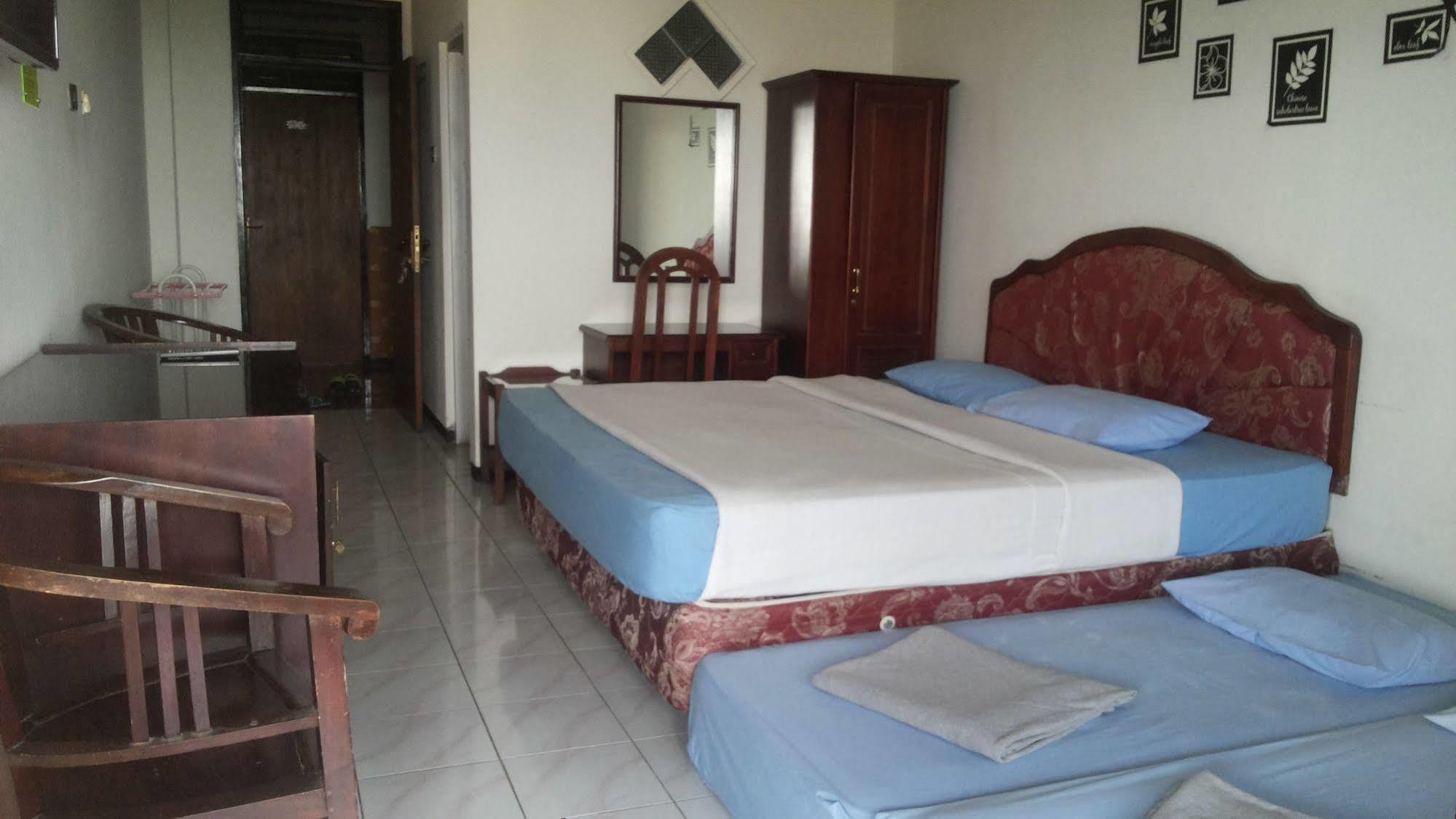 Hotel Surya Indah Batu Malang Exterior photo