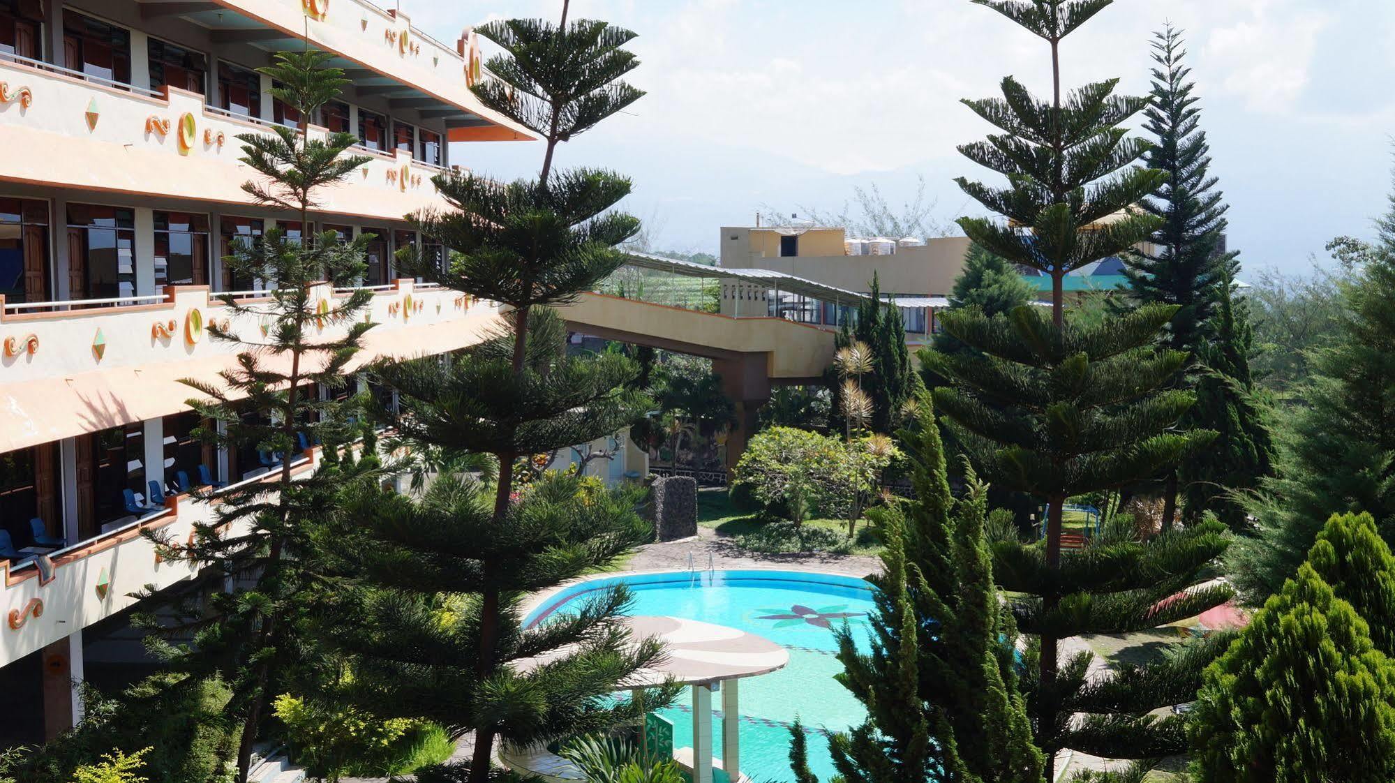 Hotel Surya Indah Batu Malang Exterior photo