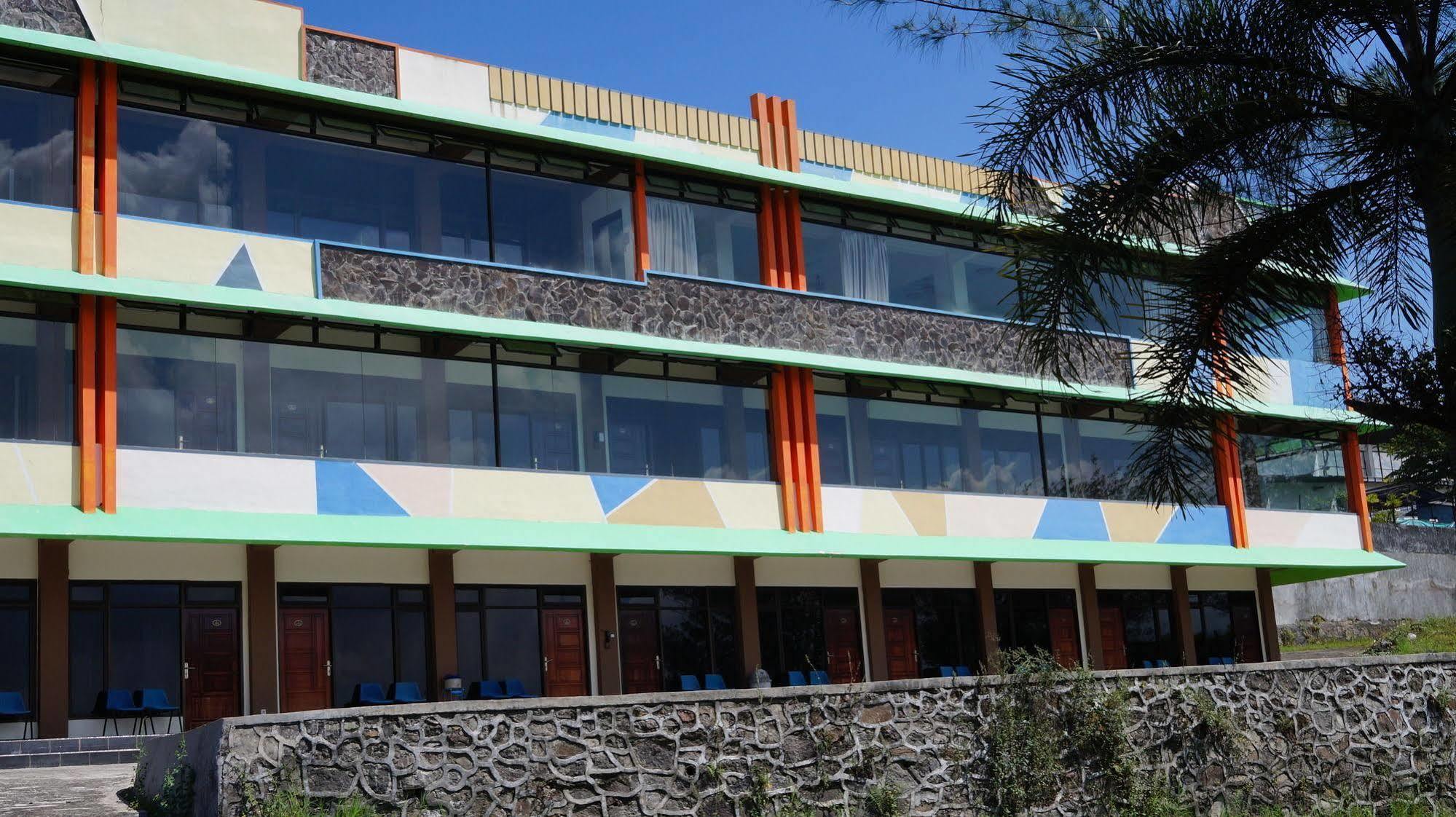 Hotel Surya Indah Batu Malang Exterior photo