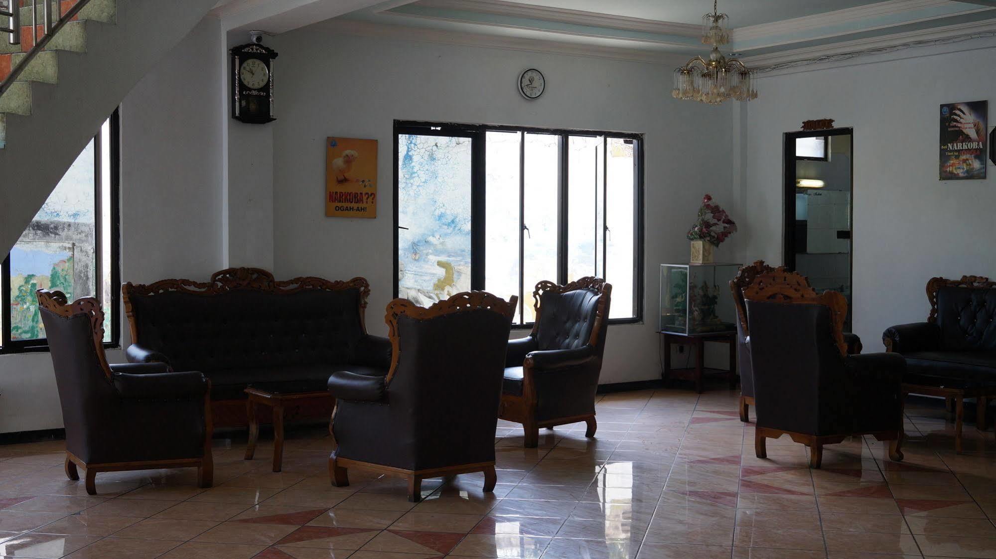 Hotel Surya Indah Batu Malang Exterior photo