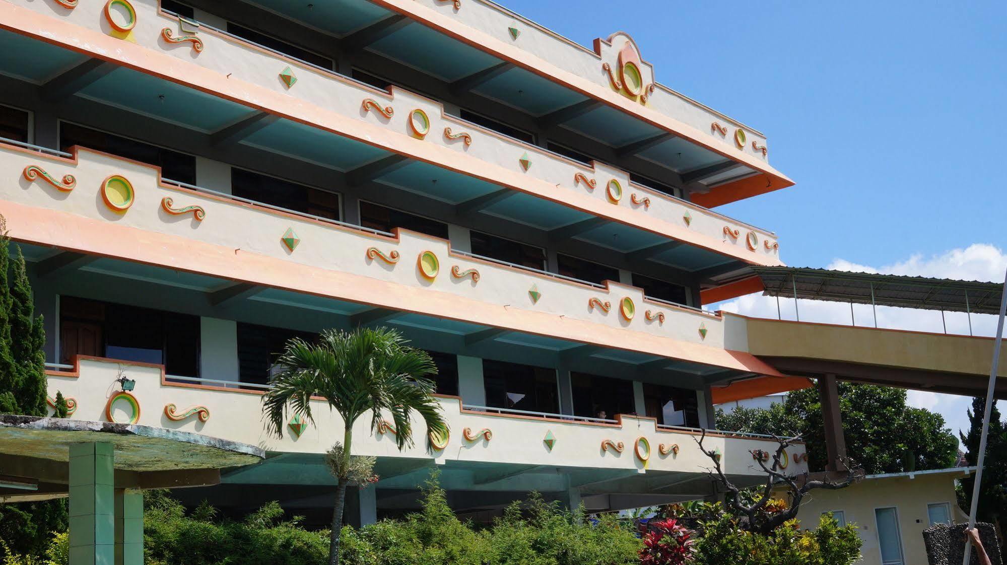 Hotel Surya Indah Batu Malang Exterior photo